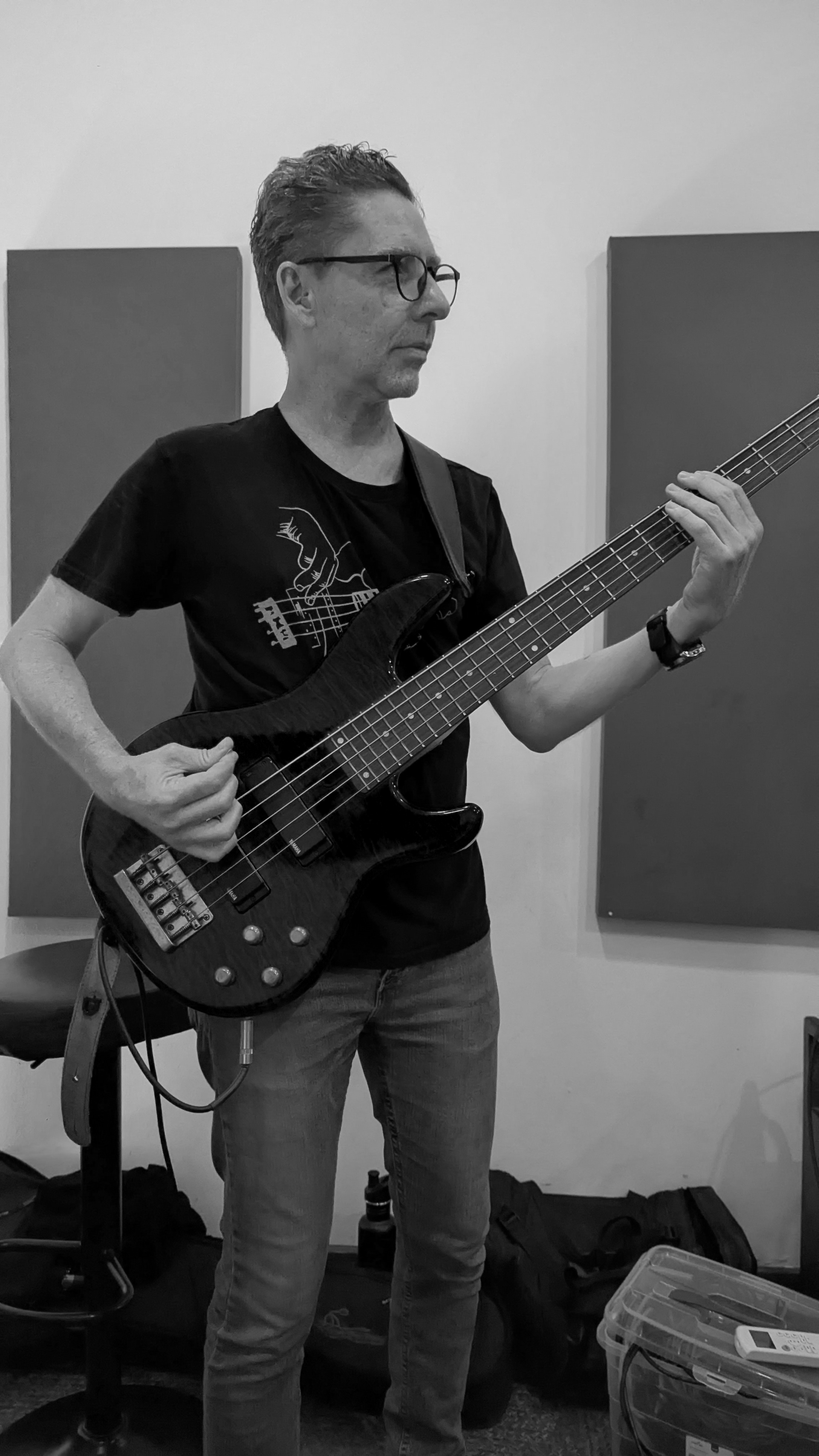 Eddy ensayando
